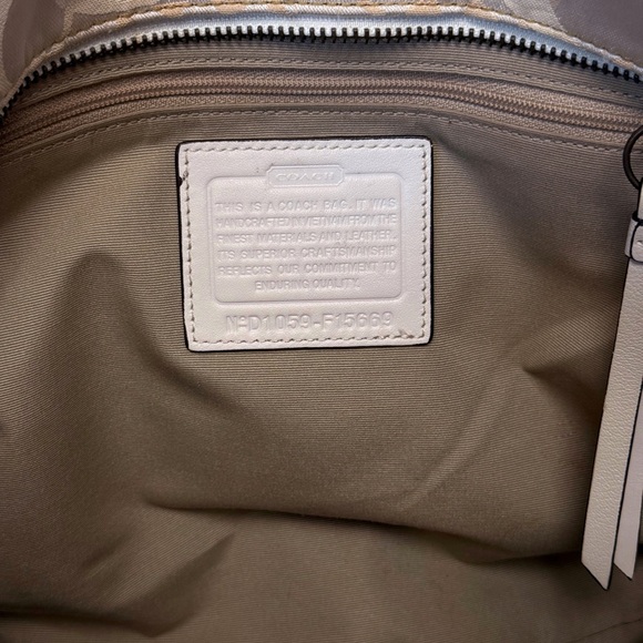 Coach Cream and Tan Shoulder Bag - Picture 6 of 8